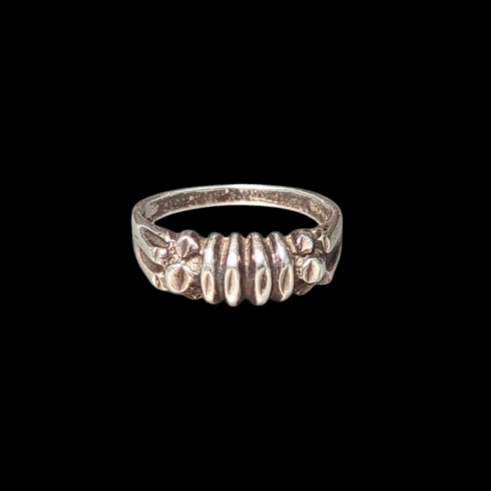 .925 Sterling Silver Vintage Modernist Band